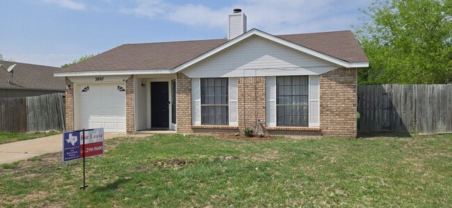 Photo - 3807 Pickwick Ln