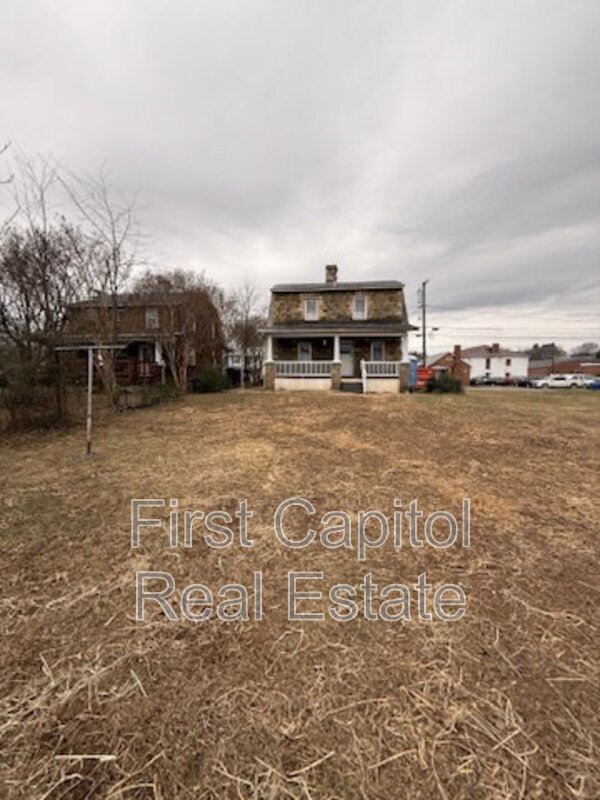 Photo - 627 Warren Ave.