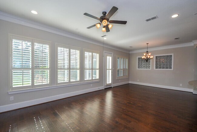 Photo - 1110 Oakwood Pass Ct