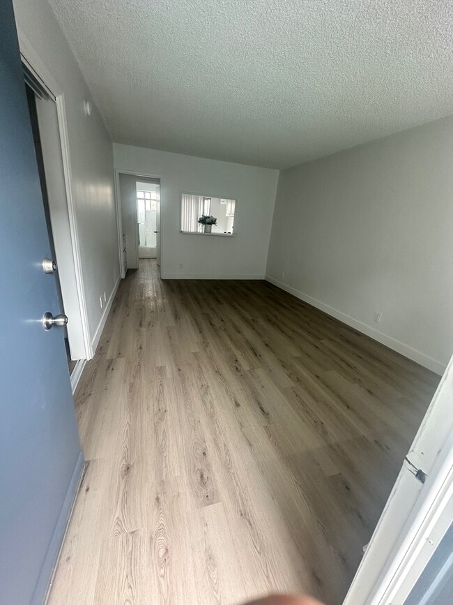 Zelzah Avenue Apartments