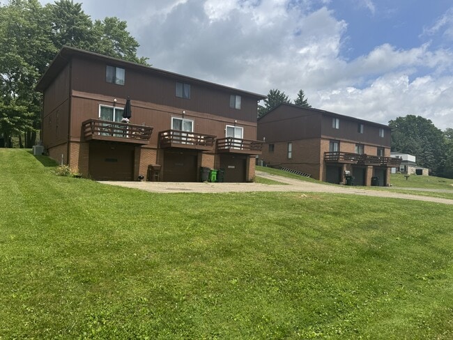 Building Photo - 7463 Seymour St NW Unit 7463