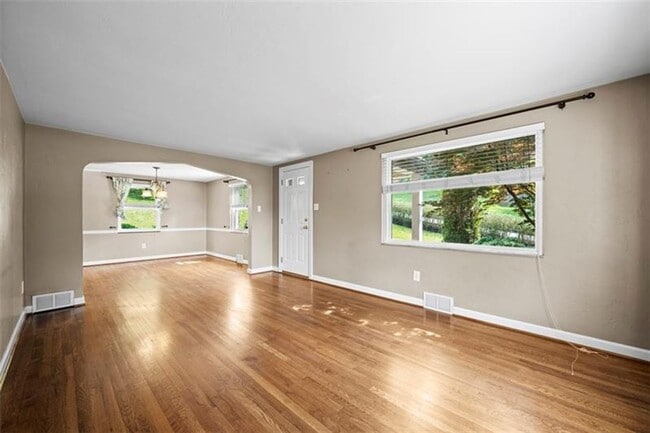 Photo - Cozy Cape Cod Charm with a Big Backyard in...