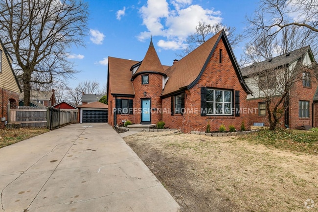 Building Photo - College Hill Home for rent! 4 bedroom 2 bath!