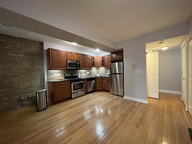 Building Photo - 2 bedroom in Chicago IL 60640 Unit 1E Rental