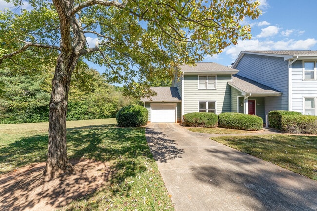 Building Photo - 1605 Budwood Dr