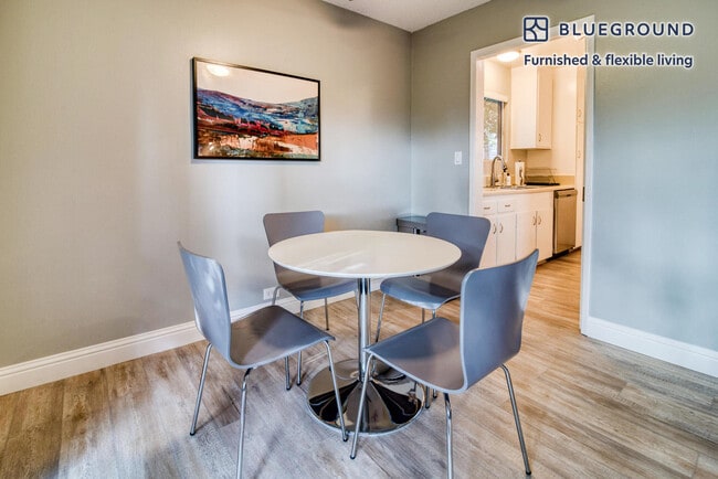 Photo - 801 Middlefield Rd Unidad FL0-ID1710