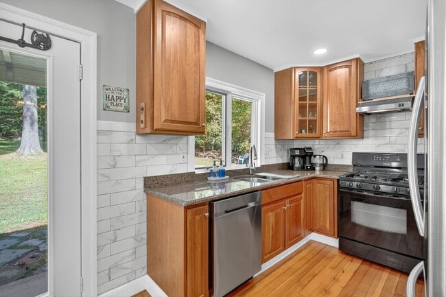 Photo - 1017 Bruyn Turnpike