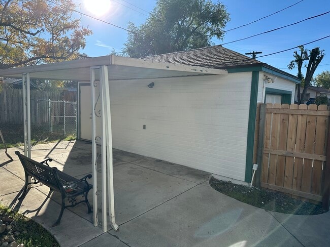 Photo - 920 Vine St