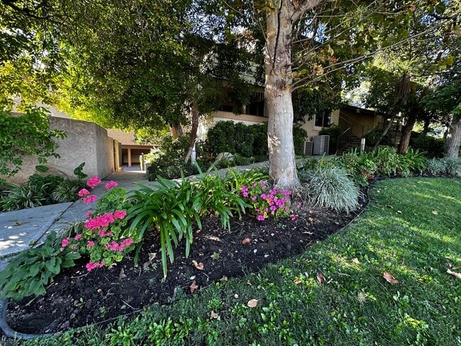 Building Photo - 10233 De Soto Ave Unit MAC 1