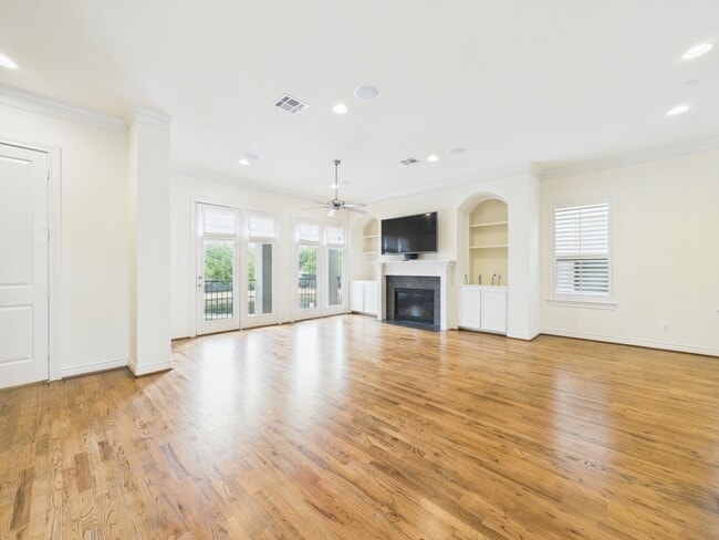Photo - 11025 Sherwood Grv
