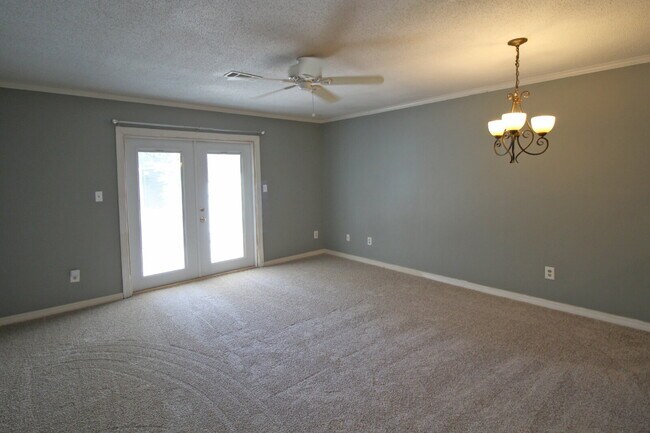 Northeast Pensacola 2BR Townhome with Private Patio, Partially Fenced Yard & Jack-and-Jill Bath