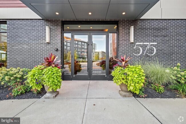 Building Photo - 575 S Goddard Blvd Rental