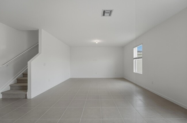 Photo - 10485 NW Suncrest Lp