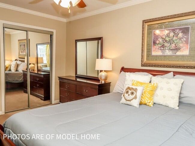 Photo - 905 Park Lane