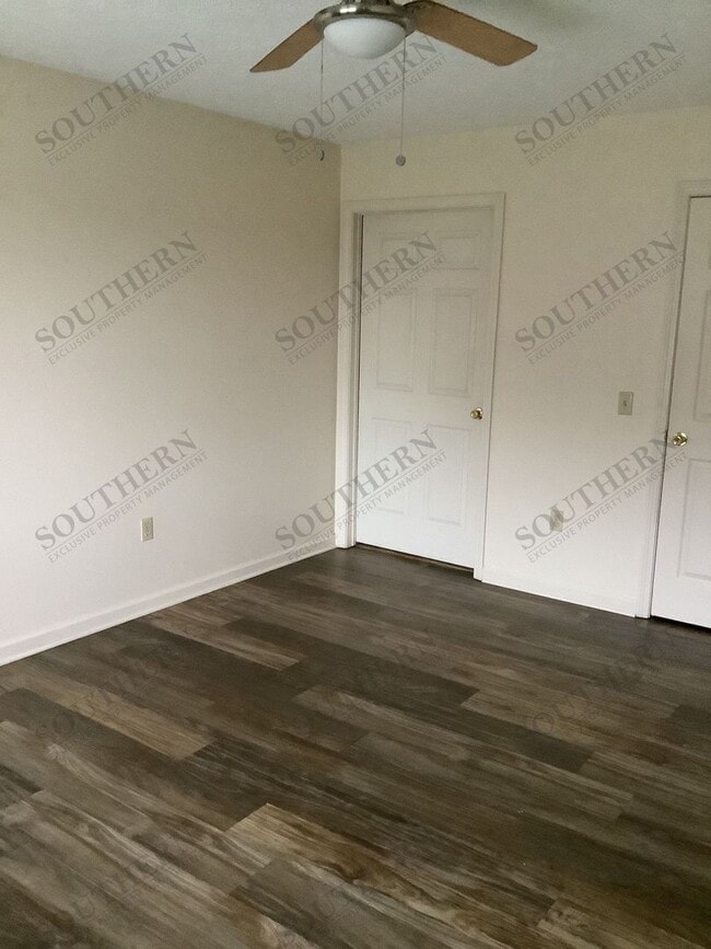 Photo - 300 Trista Ln