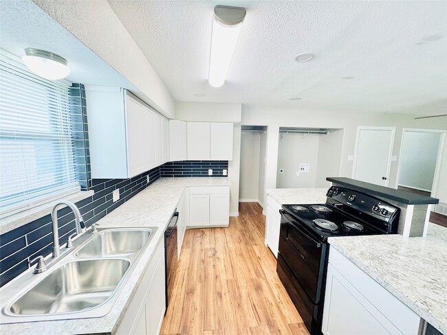 Photo - 9140 Donnybrook Ln