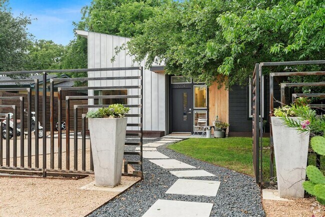 Building Photo - 3204 E 14th 1/2 St Rental