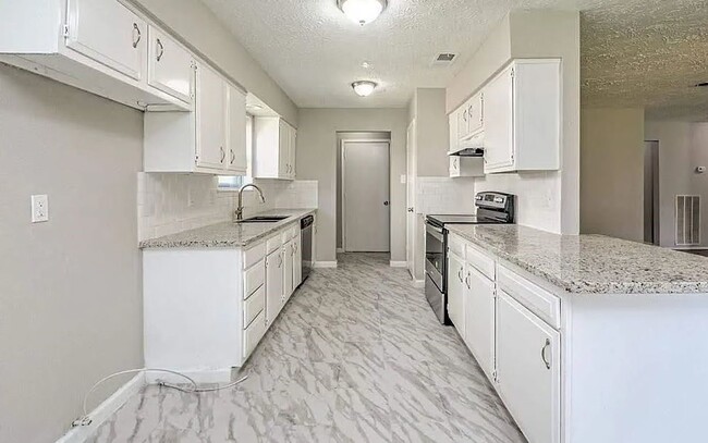 Photo - 16818 Dutch Ridge Dr