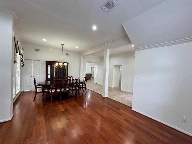 Photo - 1718 Berkoff Dr