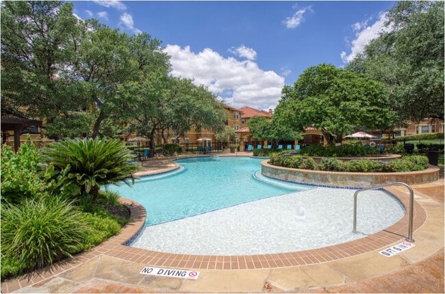 Montecristo Pool Area - Montecristo Apartments
