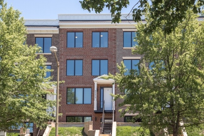 Building Photo - 4527 Georgia Ave NW Rental