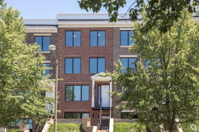 Building Photo - 4527 Georgia Ave NW Rental