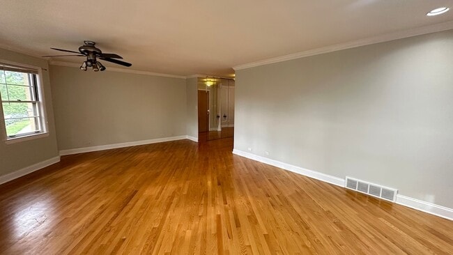Photo - 5717 N St Louis Ave Unit 2