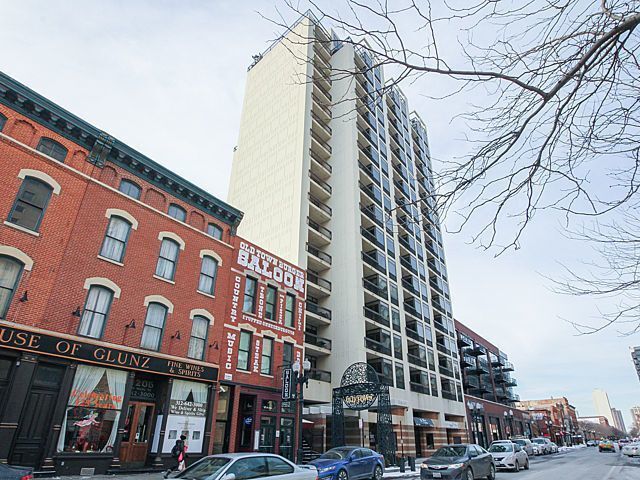 Building Photo - 1212 N Wells St Unit 502