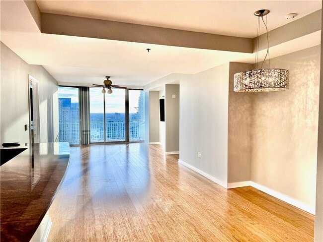 Building Photo - 3338 Peachtree Rd NE Unit 3205