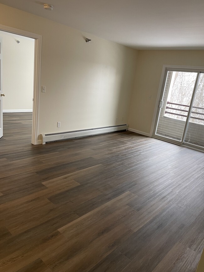 Living Room - 305 Lime Kiln Rd