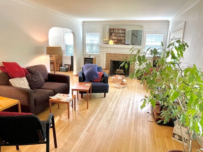 Photo - Grant Park 3-Story with Hardwoods, Huge De...