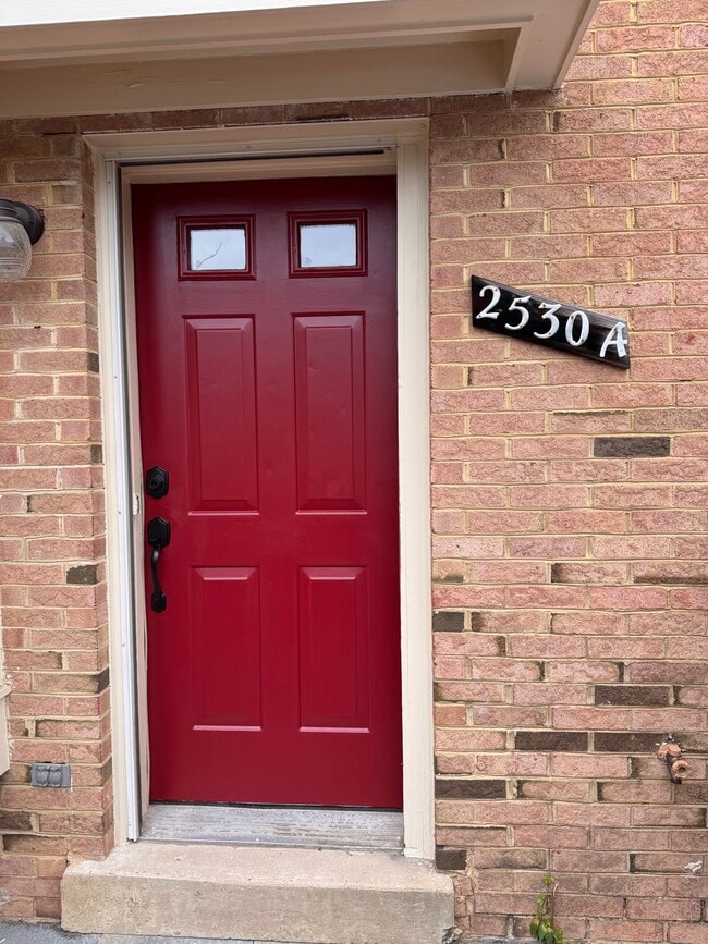 Main door - 2530 Fairfax Dr Unit A