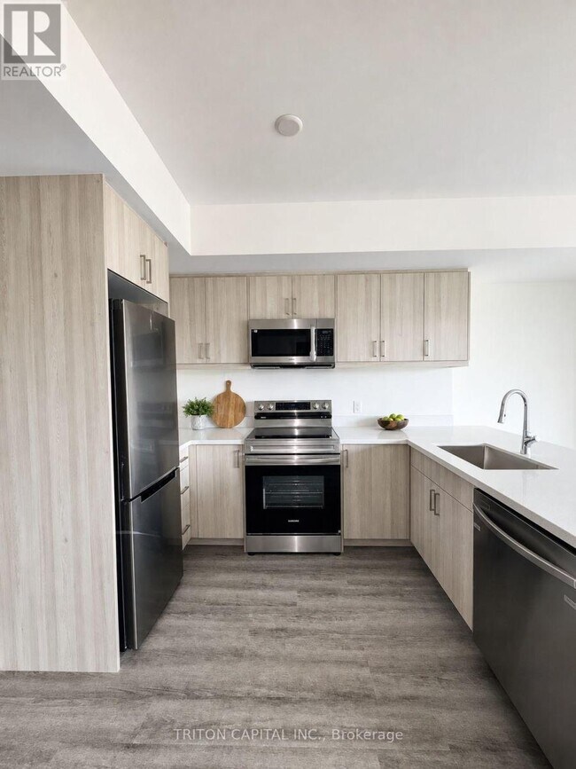 Photo - 350 Prince Charles Dr S Unité 235