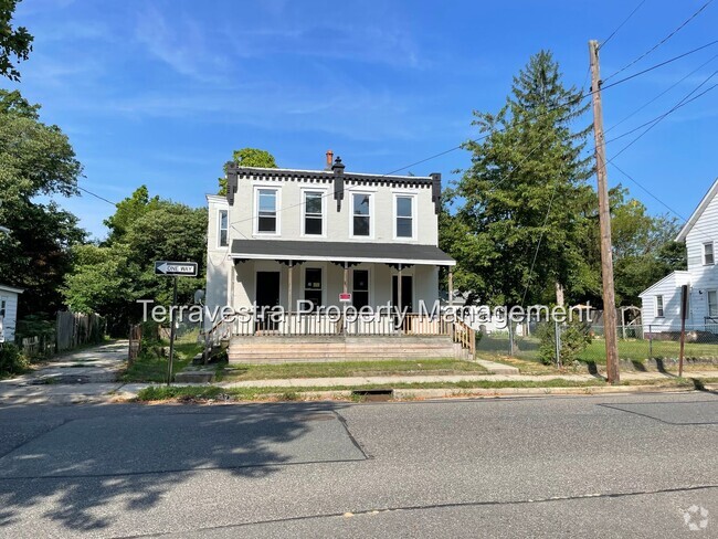 Building Photo - 134-136-136 S 3rd St Unit 134 S 3rd Rental