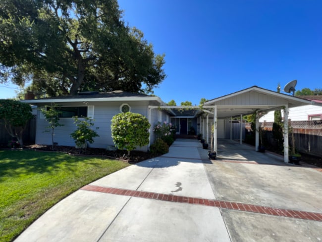 Photo - 419 Okeefe St