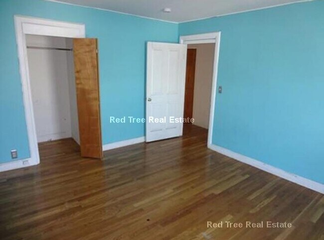 Photo - 683 Parker St Unit 2