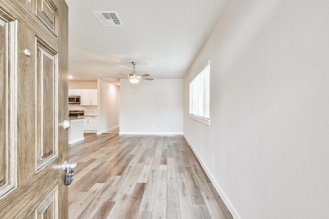 Photo - 25141 Pacific Wren Dr