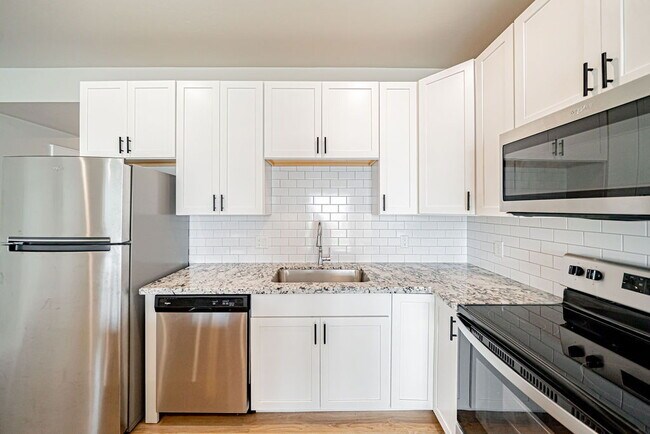 Photo - END UNIT TOWNHOME!! Unit 504
