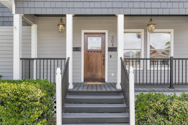 Photo - 304 Vincent St