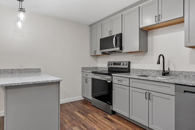 Photo - 329 Main St Unit 3