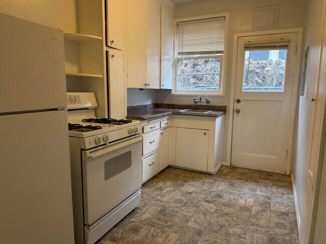 Photo - 1504 North Jarrett Street