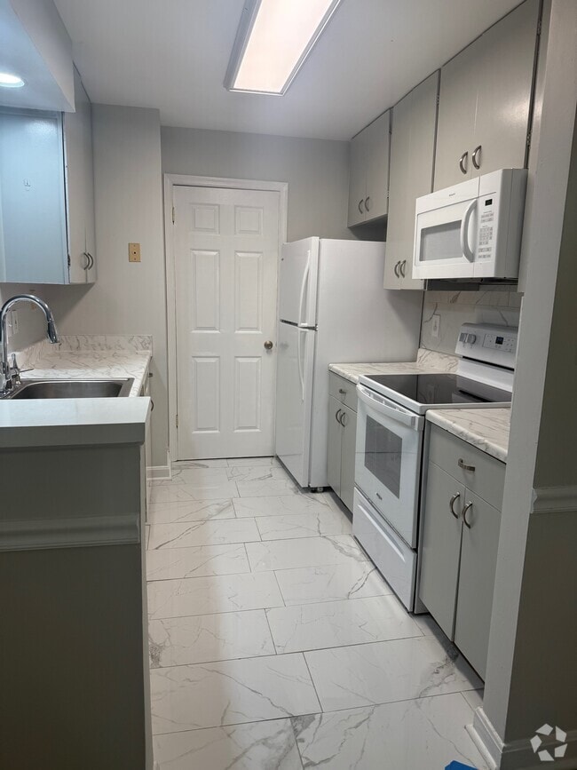 Building Photo - 13700 Modrad Way Unit 8A-12 Rental