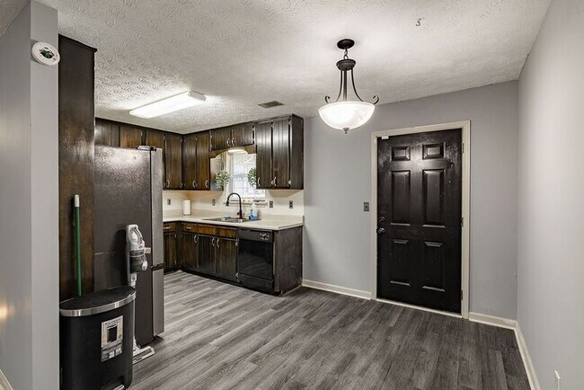 Photo - 1138 Reed Ct