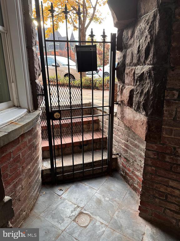 Photo - 830 D St SE Unit B