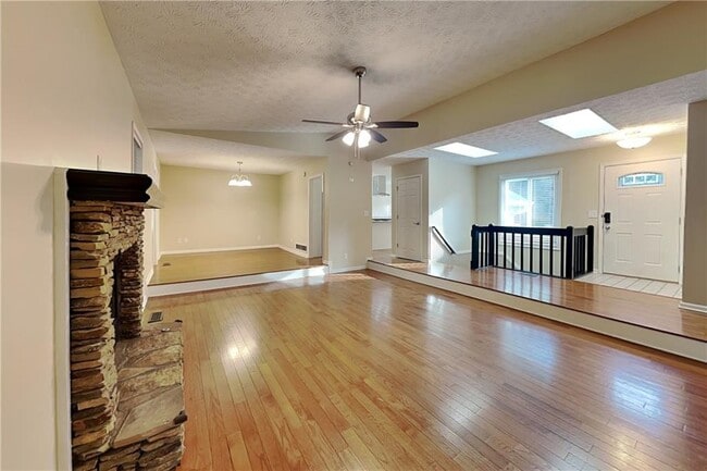 Photo - 6187 Brookside Ln