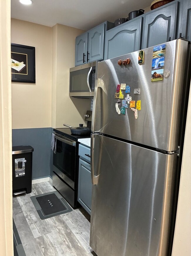 Photo - Wonderful 2 bedroom townhouse with heat in...