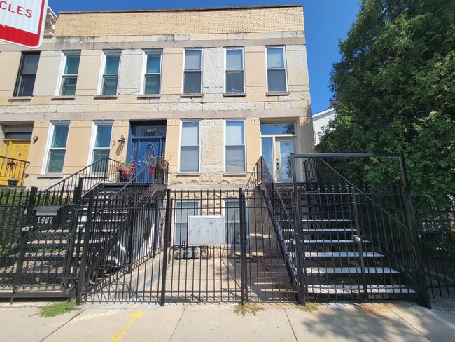 Photo - 1009 S Racine Ave Apartments Unit G
