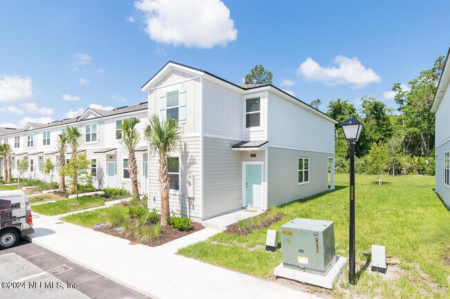 Photo - 215 Elmhurst Ln