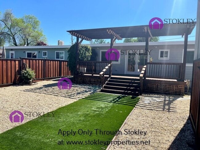 Photo - 1692 Oak Park Blvd