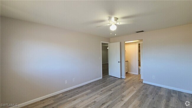 Building Photo - 930 SW 47th Terrace Unit 5 Rental